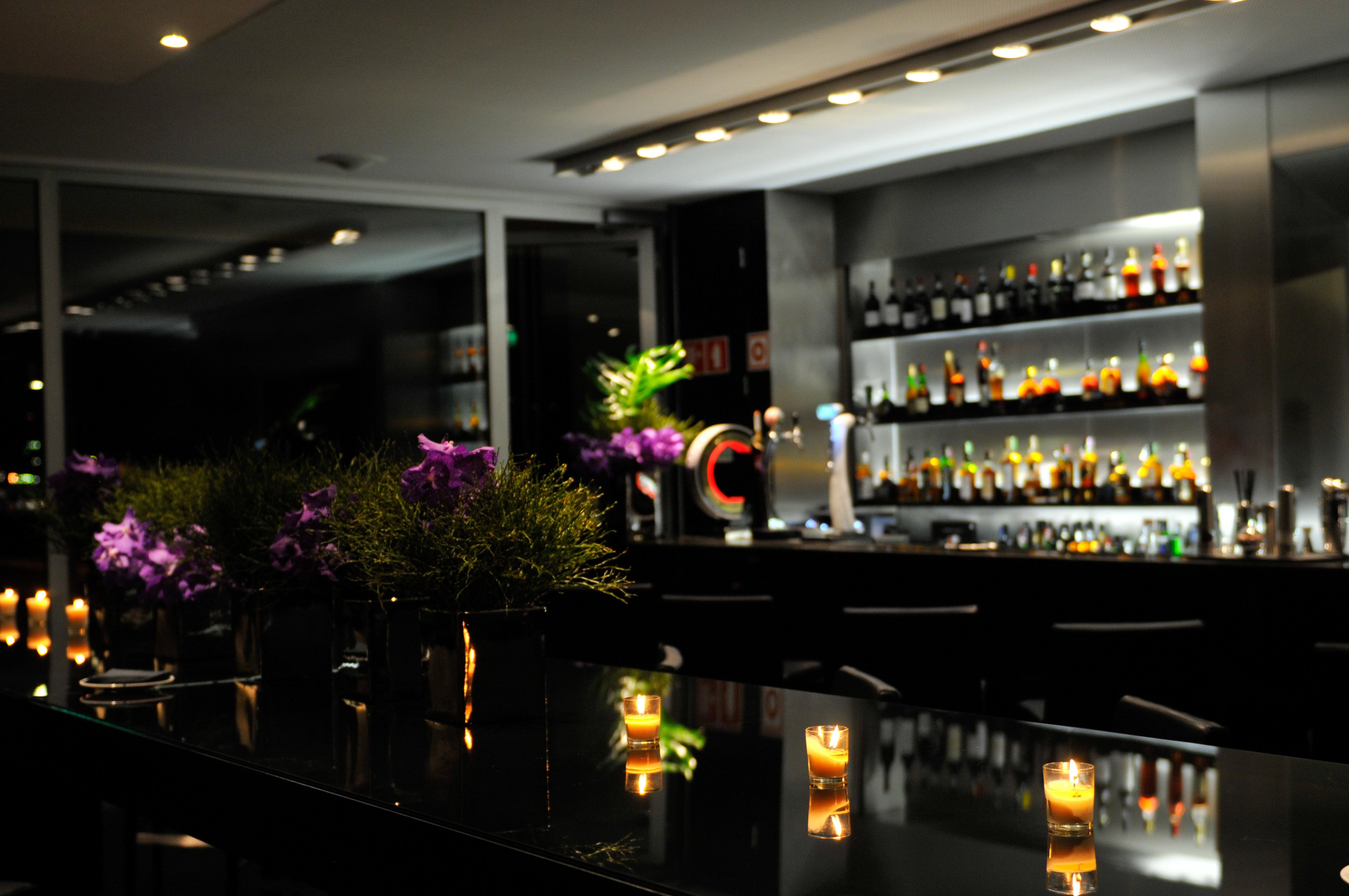 Altis Belem Hotel & Spa, A Member Of Design Hotels Lisbon Exterior photo The bar at the 101 bar