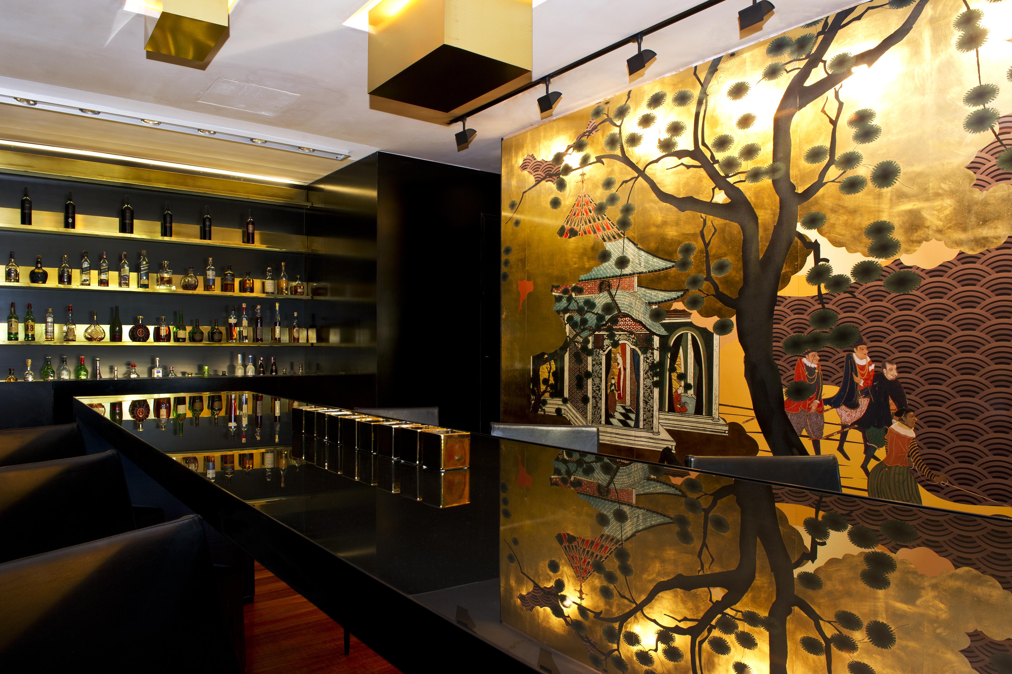 Altis Belem Hotel & Spa, A Member Of Design Hotels Lisbon Exterior photo The bar at the Mandarin Oriental