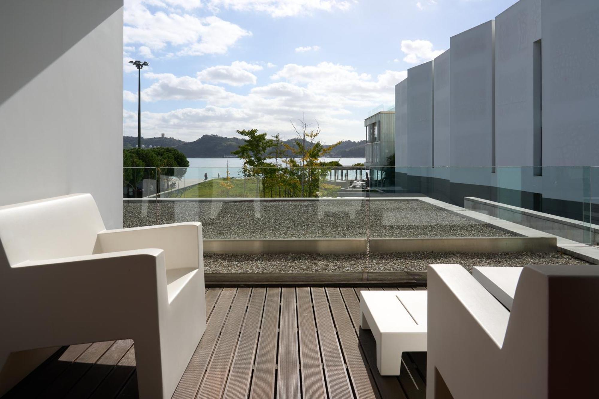 Altis Belem Hotel & Spa, A Member Of Design Hotels Lisbon Exterior photo View from the hotel